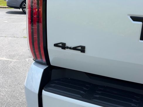 Used 2023 Toyota Tundra Platinum AWD/4WD image 33