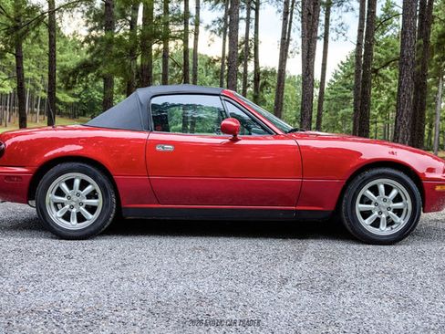 Used 1990 MAZDA MX-5 Miata RWD image 17