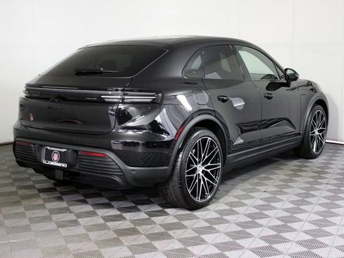 Certified 2025 Porsche Macan 4 Electric image 7