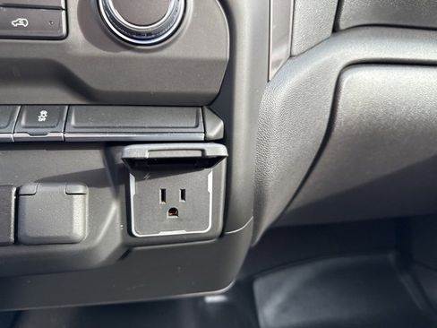 Used 2025 Chevrolet Silverado 1500 Custom image 28