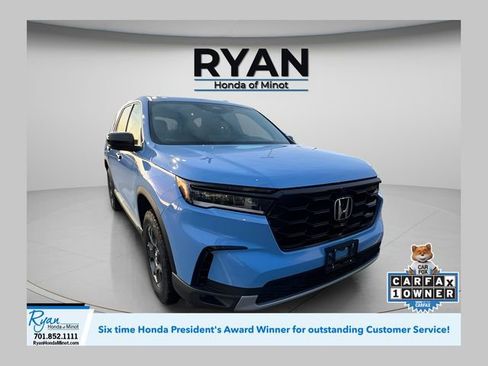 Used 2025 Honda Pilot TrailSport image 1