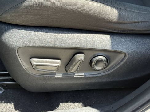 Used 2021 Toyota RAV4 XLE FWD image 28