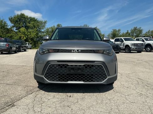 Used 2023 Kia Soul S FWD image 2