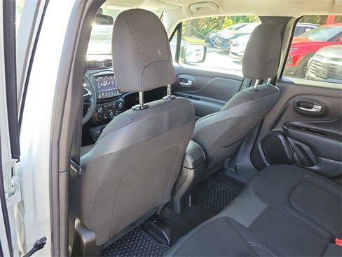 Used 2023 Jeep Renegade Altitude image 14