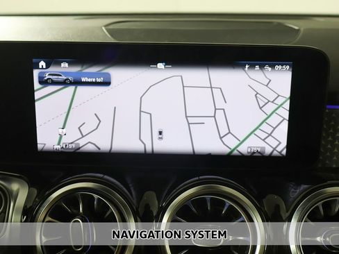 Used 2024 Mercedes-Benz GLB 250 4MATIC w/ Driver Assistance Package image 3