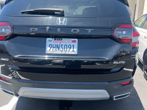 Used 2023 Honda Pilot Elite image 9
