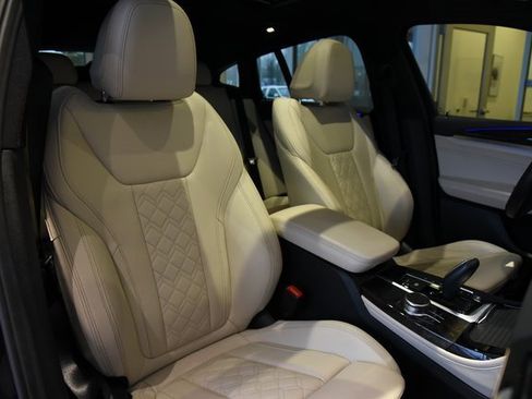 Used 2019 BMW X4 M40i image 22