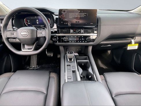New 2026 Nissan Pathfinder SL image 6