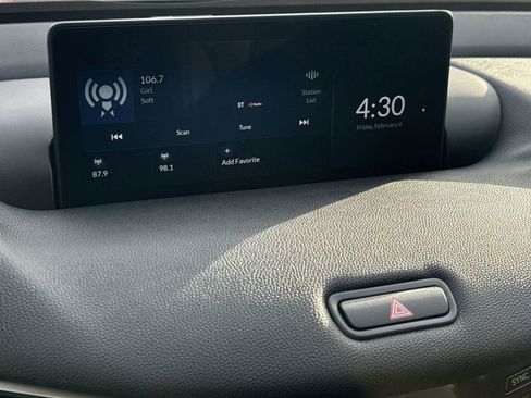 Used 2023 Acura TLX image 23