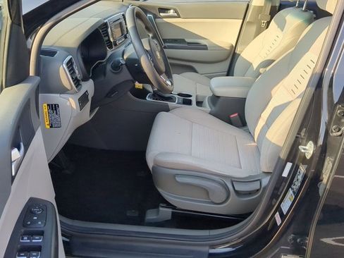 Used 2018 Kia Sportage LX image 12