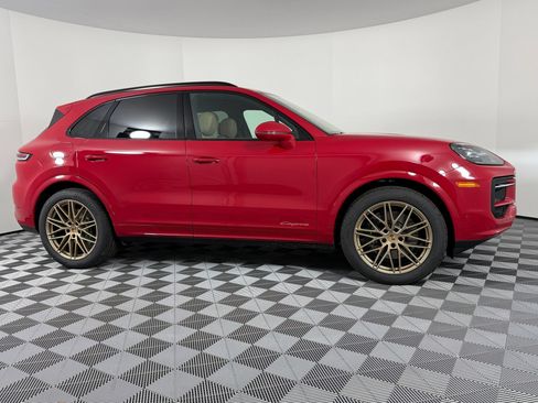 Certified 2026 Porsche Cayenne AWD/4WD image 8