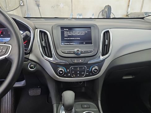 Used 2024 Chevrolet Equinox LT image 20