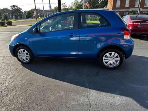 Used 2009 Toyota Yaris 2-Door Hatchback FWD image 4