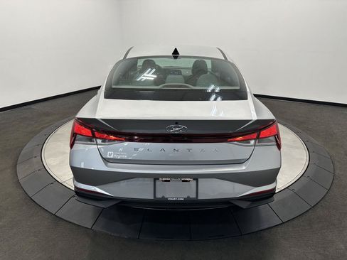 Certified 2021 Hyundai Elantra SEL FWD image 6