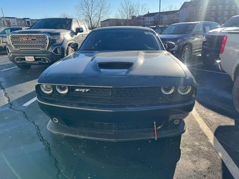 Used 2016 Dodge Challenger SRT image 2