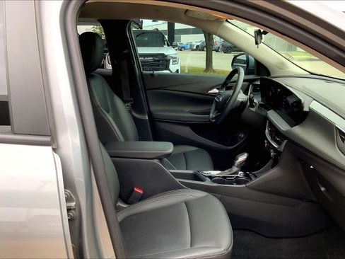 Used 2024 Buick Encore GX Sport Touring w/ Comfort Package image 9