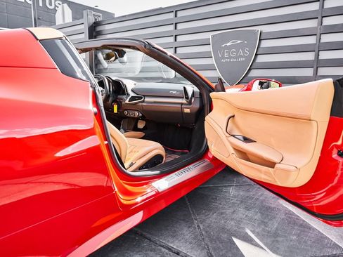 Used 2012 Ferrari 458 Spider RWD image 29