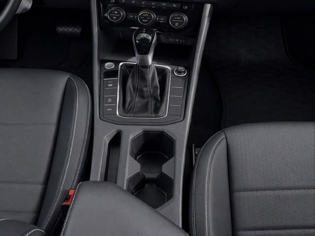 Used 2023 Volkswagen Jetta SE w/ Panoramic Sunroof Package FWD image 16