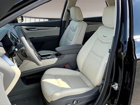 New 2025 Cadillac XT5 Premium Luxury w/ Technology Package image 9