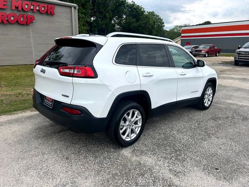 Used 2018 Jeep Cherokee Latitude w/ Mobile Office Group image 8