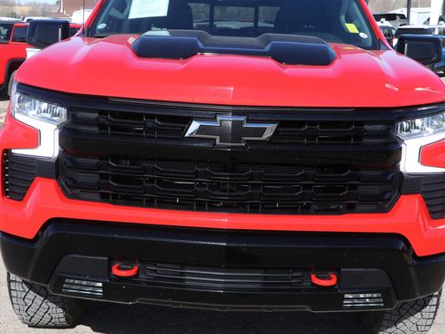 Used 2024 Chevrolet Silverado 1500 LT Trail Boss w/ Convenience Package II image 2