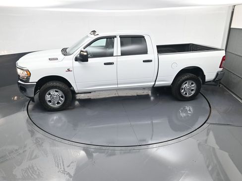 Used 2024 RAM 3500 Tradesman w/ Chrome Appearance Group image 28