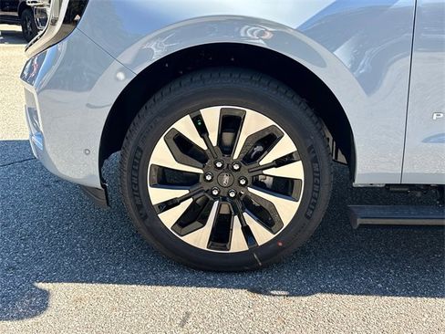 New 2025 Ford Expedition Max Platinum w/ Platinum Ultimate Package image 11
