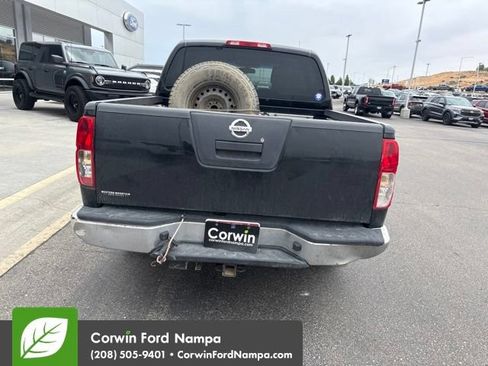 Used 2010 Nissan Frontier SE AWD/4WD image 6