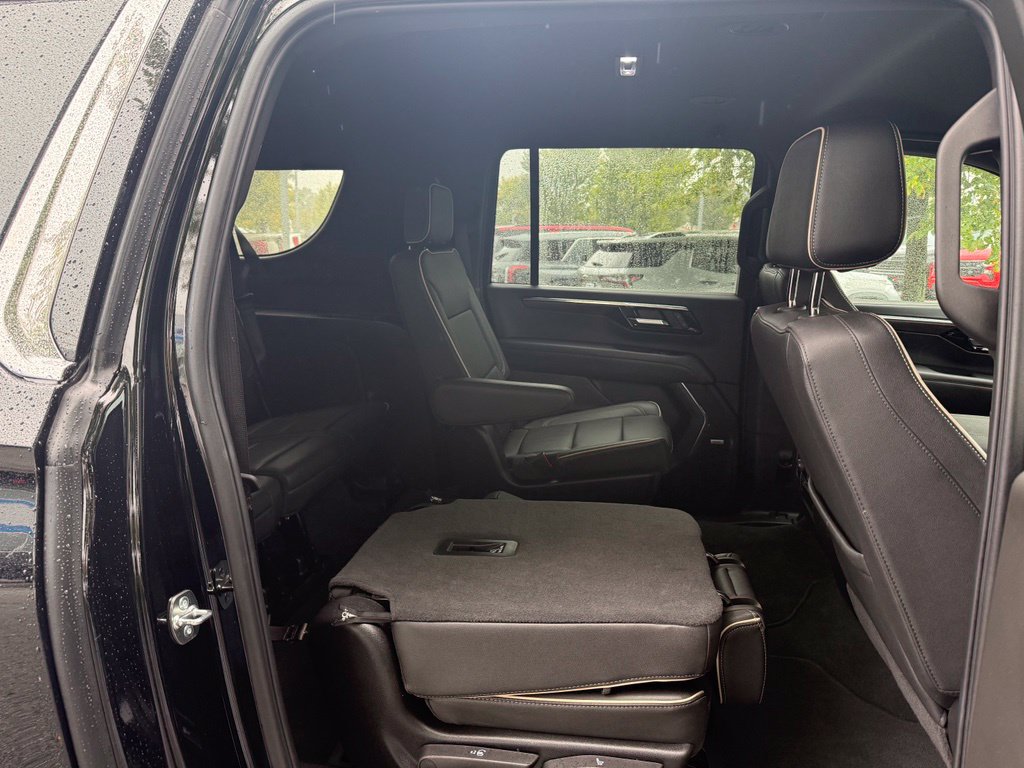 Used 2026 Chevrolet Suburban Premier AWD/4WD image 17
