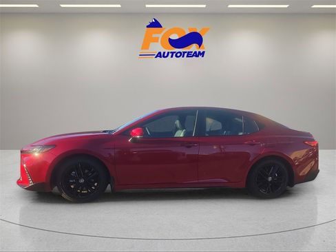 New 2026 Toyota Camry SE image 2