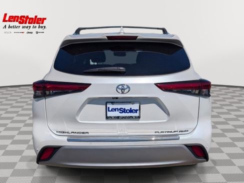Used 2020 Toyota Highlander Platinum AWD/4WD image 4