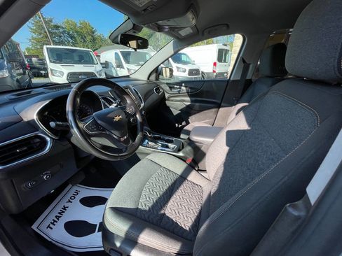 Used 2022 Chevrolet Equinox LT w/ Driver Convenience Package image 10
