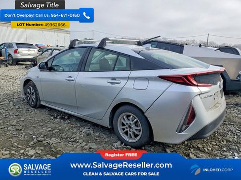 Used 2017 Toyota Prius Prime Plus FWD image 3