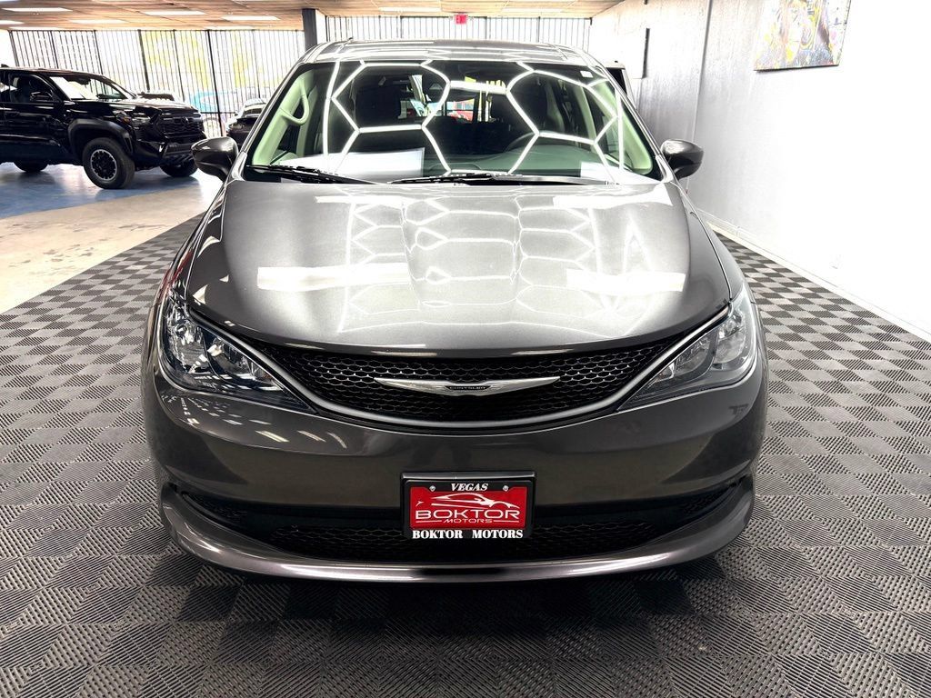 Used 2023 Chrysler Voyager LX FWD image 6