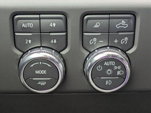 Used 2024 GMC Sierra 2500 AT4 w/ Technology Package AWD/4WD image 20