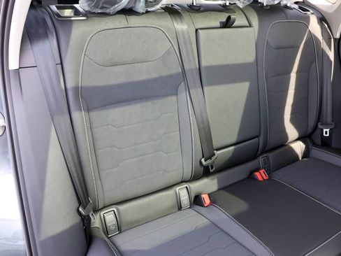 New 2025 Volkswagen Taos SE image 39