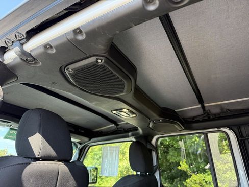 Used 2023 Jeep Wrangler Sahara image 42
