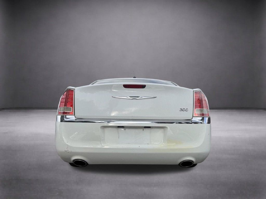 Used 2013 Chrysler 300 RWD image 15