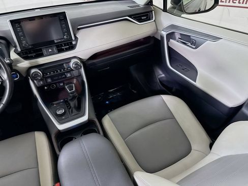 Used 2019 Toyota RAV4 Limited w/ Carpet Mat Package AWD/4WD image 26