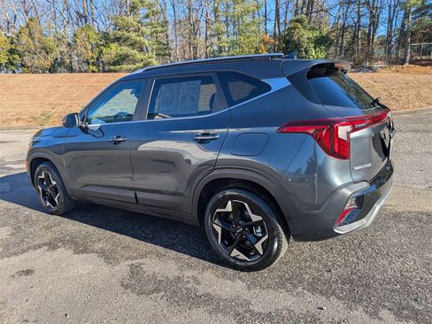 Used 2025 Kia Seltos EX w/ EX Sunroof Package image 6