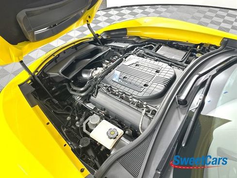 Used 2015 Chevrolet Corvette Z06 w/ 3LZ Preferred Equipment Group RWD image 38