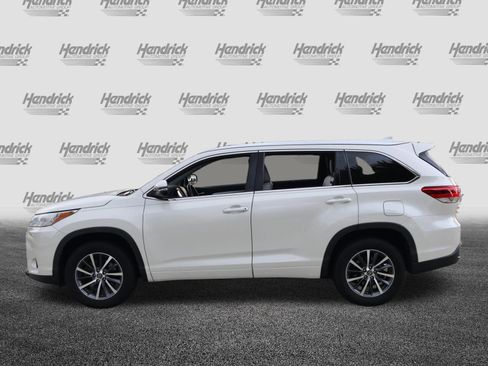 Used 2018 Toyota Highlander XLE FWD image 6