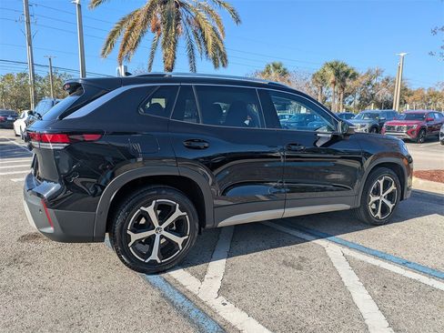 Certified 2025 Volkswagen Tiguan SE image 14