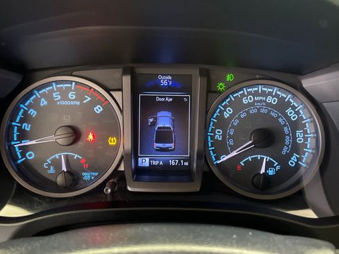 Used 2018 Toyota Tacoma TRD Off-Road image 23