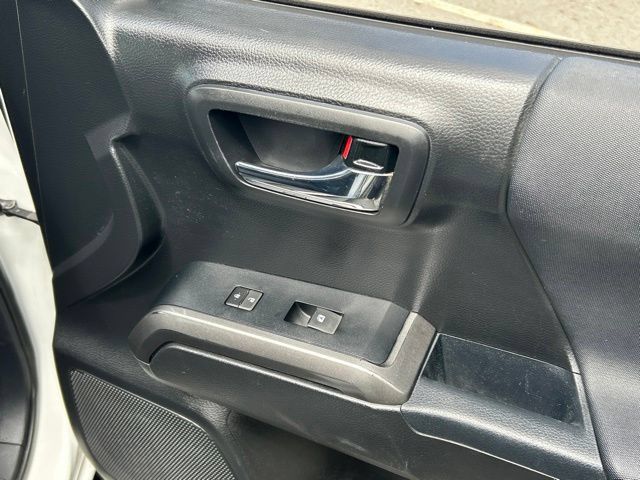 Used 2019 Toyota Tacoma TRD Off-Road AWD/4WD image 41