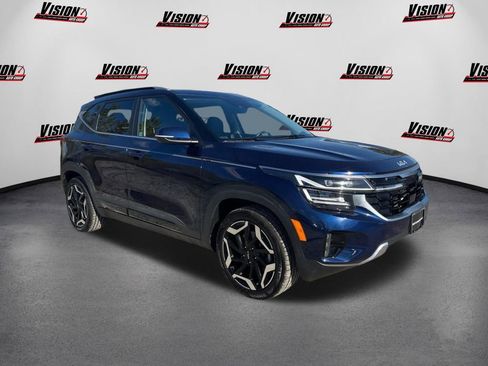 Used 2024 Kia Seltos SX w/ SX Sunroof Package image 3