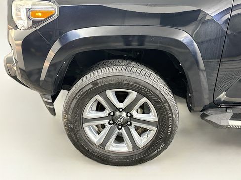 Used 2019 Toyota Tacoma Limited RWD image 11