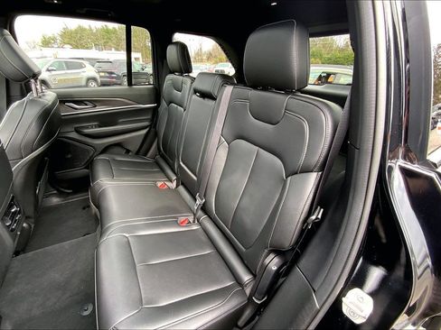 Certified 2024 Jeep Grand Cherokee Limited w/ Black Appearance Package AWD/4WD image 20
