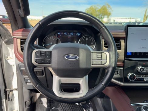 Used 2023 Ford Expedition Max Limited image 18