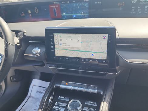 New 2025 Lincoln Nautilus Premier w/ Jet Appearance Package image 31